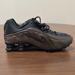 Nike Shox R4 Ironstone Off Noir Women's
